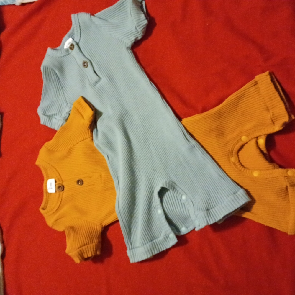 Baby Boys Ribbed Rompers - Picture 3 of 5